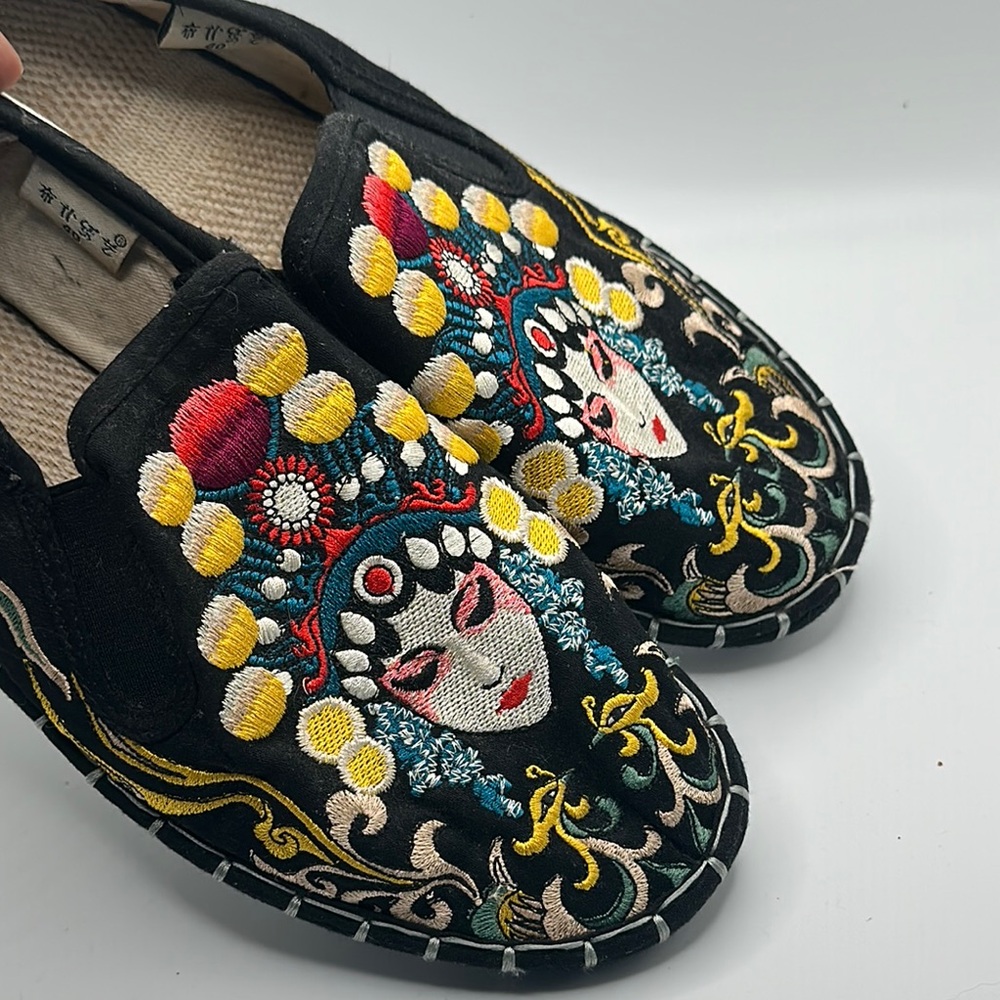 Black Sz 10 Embroidered Slip-On Loafers with Colorful Embellishments - Picture 2 of 9
